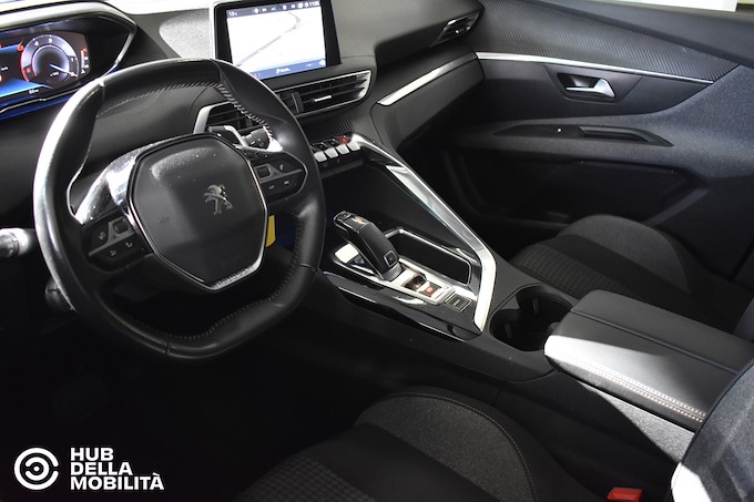 PEUGEOT 3008 BlueHDi 130 S&S EAT8 Business